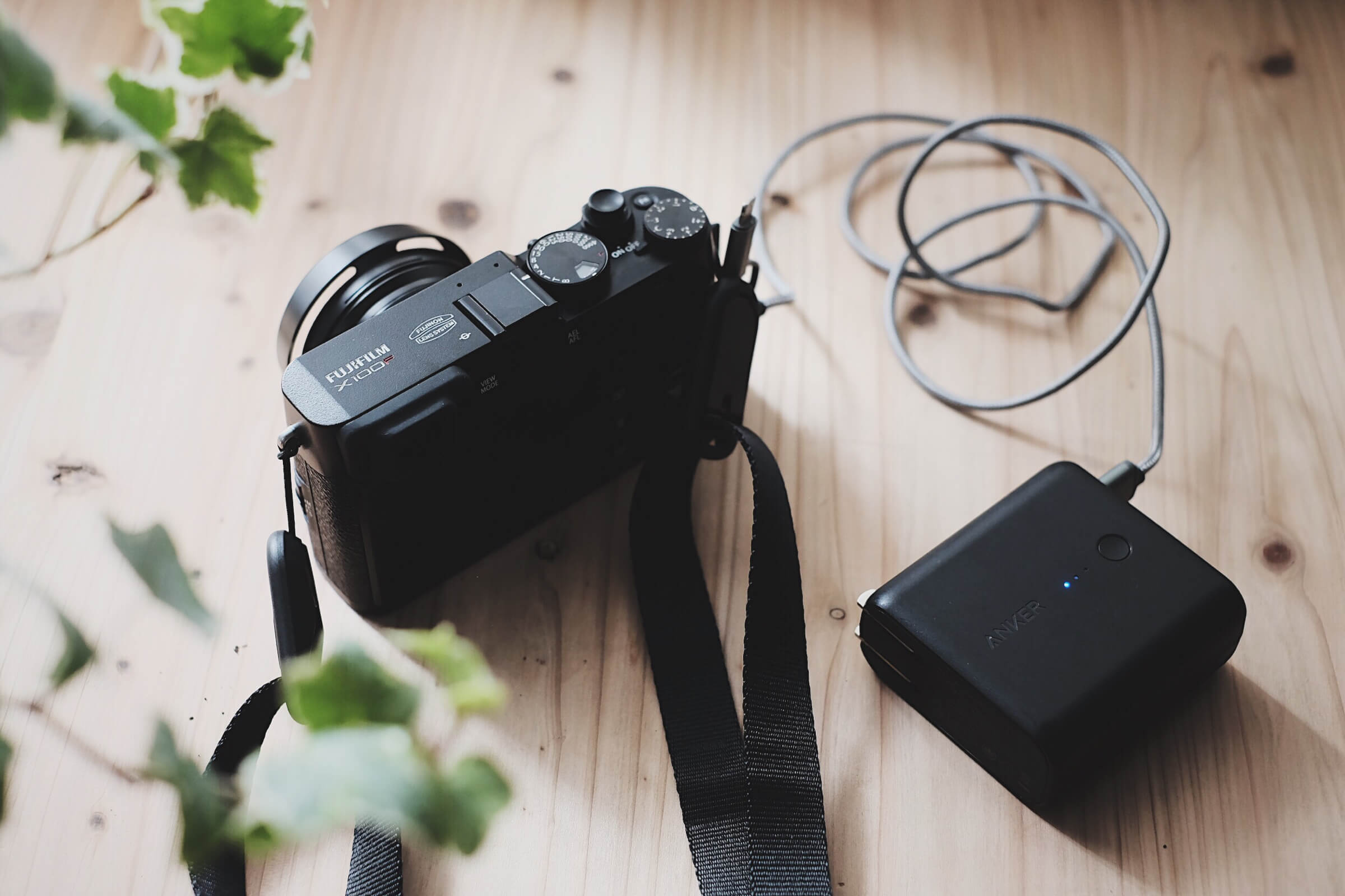 FUJIFILM X100FはUSB充電可能