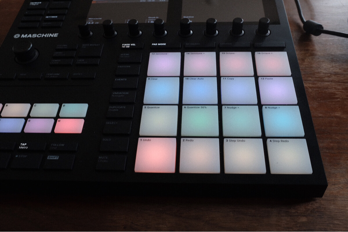 Maschineのパッドがそれぞれ別の色になってカラフルに!