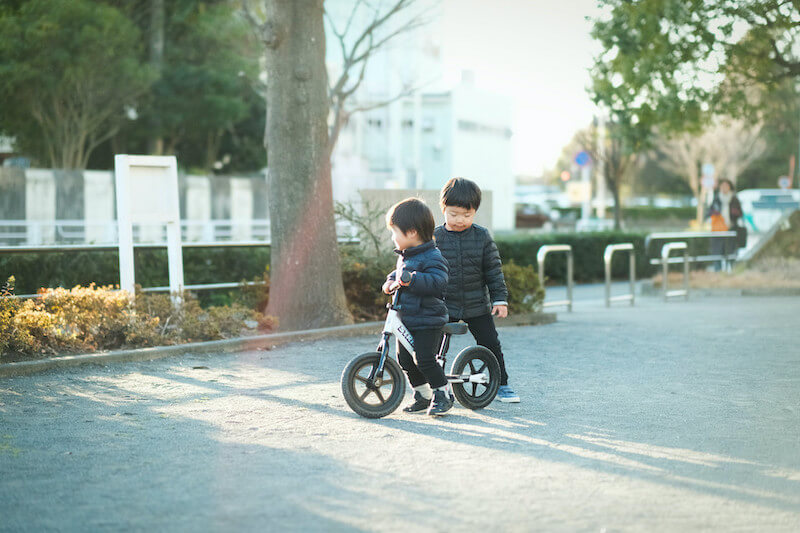 XF56mmf1.2を一本持って休日の夕方、公園に