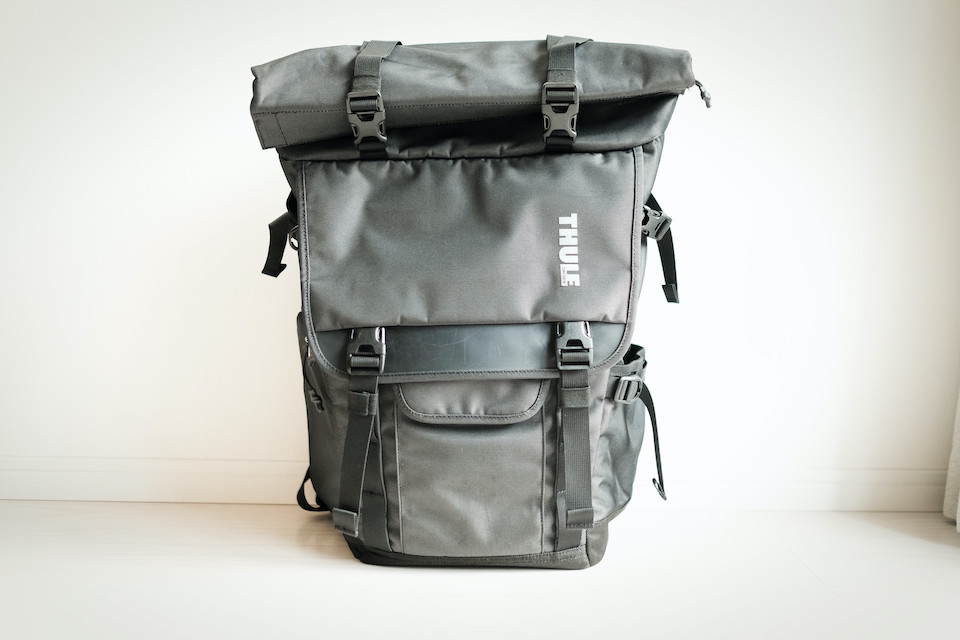 Thule スーリー Covert DSLR Rolltop カメラバッグ