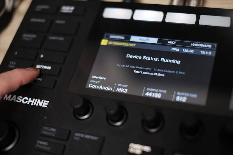 【SETTING】→【AUDIO】でMaschine MK3が選択されているかを確認