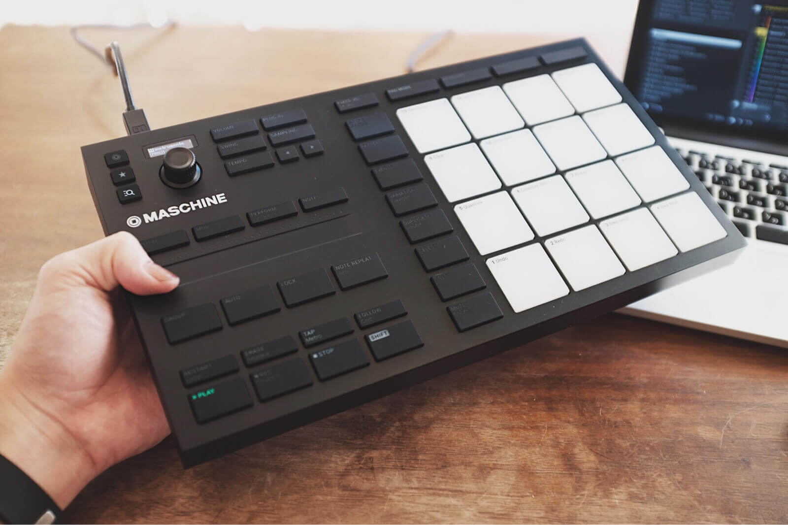 Native Instruments MASCHINE MIKRO MK3 作曲